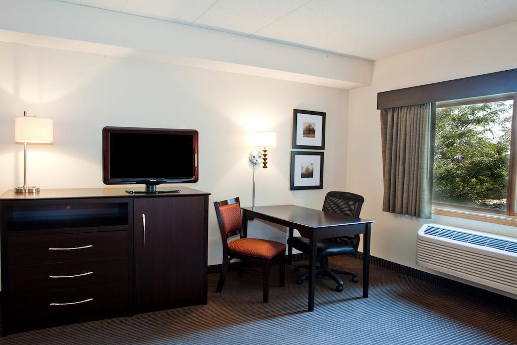 Americinn By Wyndham Шанхассен Экстерьер фото